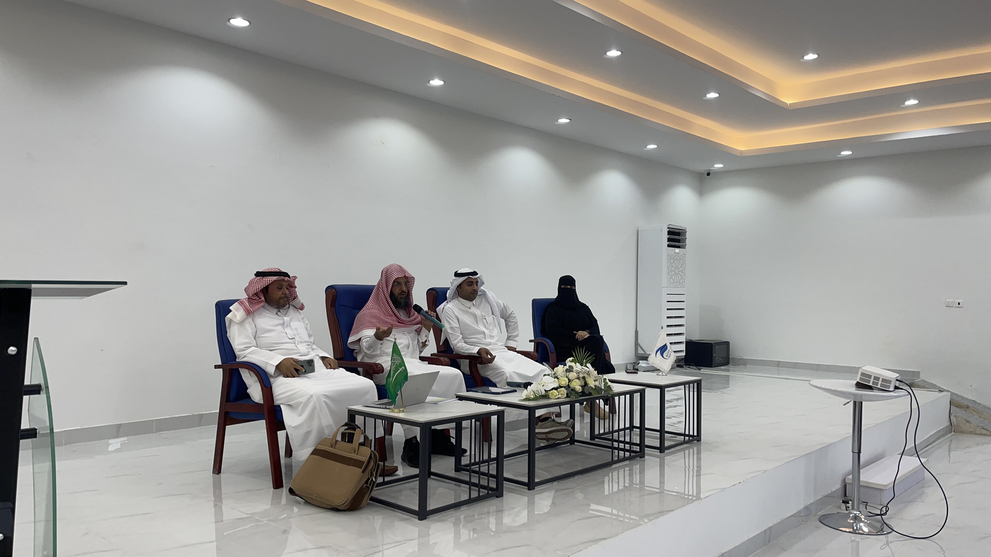 كليات الخليج تنظم ندوة حوارية بعنوان: “دور التسامح في تعزيز القيم الإنسانية”، لبحث أهمية التسامح في بناء مجتمعات متماسكة ومزدهرة