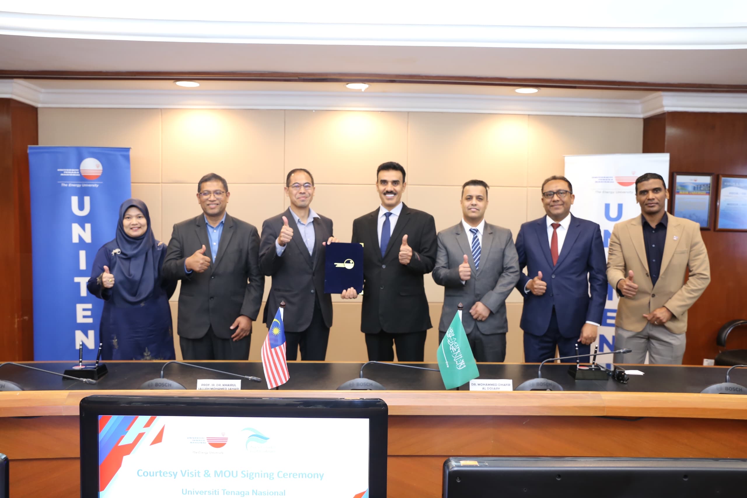 كليات الخليج توقع اتفاقية تعاون مشترك مع جامعة الطاقة الوطنية الماليزية UNITEN
